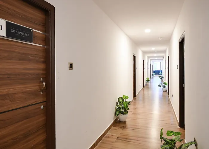 Super Townhouse De Alphabet Karmanghat